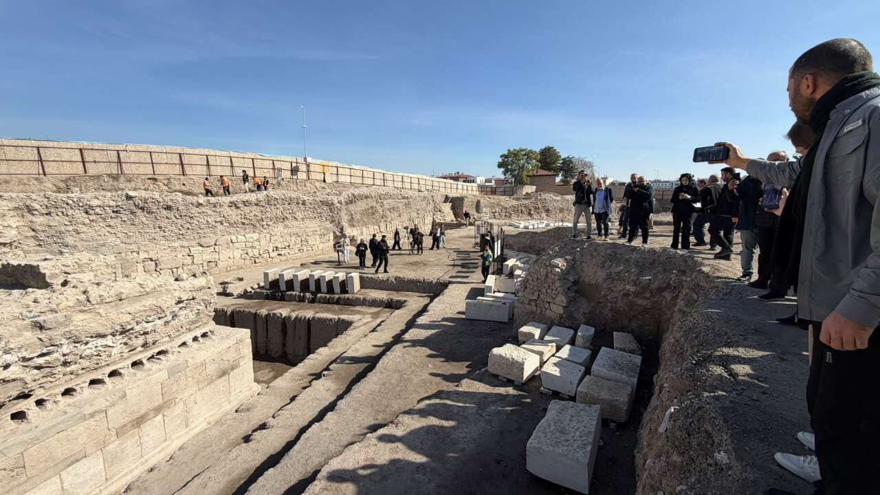 Konya'da tarihin kapısı aralandı! 25 metrelik dev yapı gün yüzüne çıktı 16